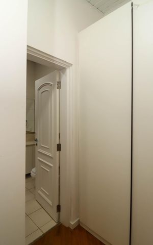 Casa de condomínio para alugar com 238m², 3 quartos e 4 vagasCloset Suíte 