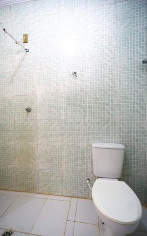 Casa para alugar com 80m², 2 quartos e 1 vaga Casa para alugar com 80m², 2 quartos e 1 vagaBanheiro