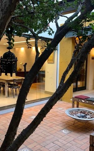 Casa à venda com 401m², 5 quartos e 6 vagasÁrea externa