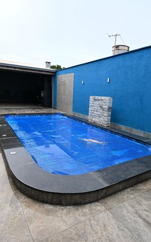 Casa à venda com 237m², 3 quartos e 4 vagas