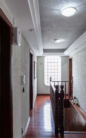 Casa para alugar com 300m², 3 quartos e 2 vagas Casa para alugar com 300m², 3 quartos e 2 vagasCorredor