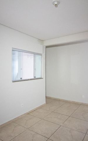 Casa para alugar com 50m², 2 quartos e sem vaga Casa para alugar com 50m², 2 quartos e sem vagaSala