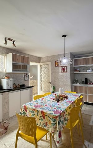 Casa à venda com 250m², 4 quartos e 2 vagas