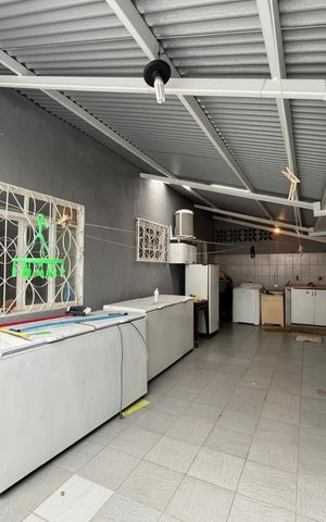 Casa à venda com 250m², 4 quartos e 2 vagas