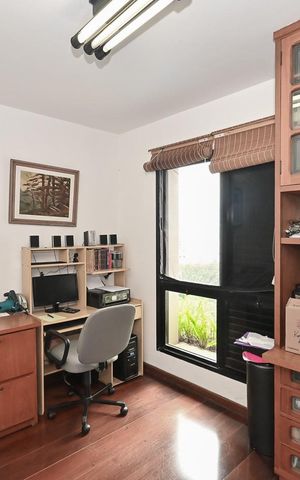 Apartamento à venda com 211m², 4 quartos e 3 vagasEscritório