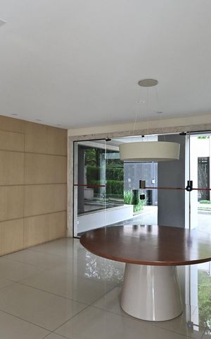 Apartamento à venda com 211m², 4 quartos e 3 vagasHall Social