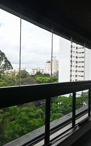 Apartamento à venda com 211m², 4 quartos e 3 vagasVaranda