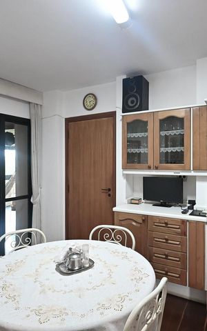 Apartamento à venda com 211m², 4 quartos e 3 vagasCopa