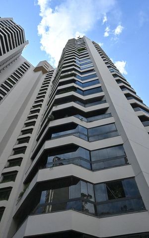 Apartamento à venda com 211m², 4 quartos e 3 vagasFachada