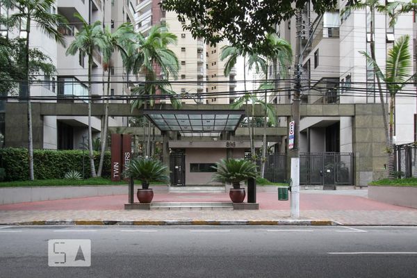 Alugue ou compre no condomínio em Alameda dos Jurupis, 896 Moema, São