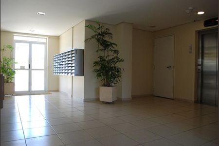 Apartamento à venda com 52m², 2 quartos e 1 vagaHALL DE ELEVADORES