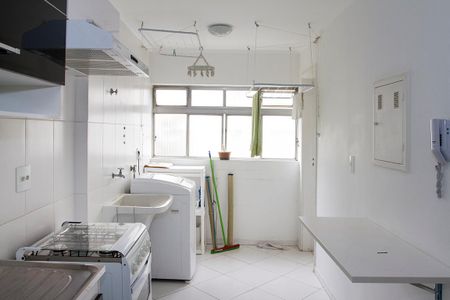 Apartamento para alugar com 80m², 2 quartos e 1 vaga Apartamento para alugar com 80m², 2 quartos e 1 vagaCozinha e área de serviço