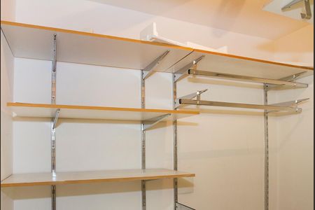 Apartamento para alugar com 80m², 2 quartos e 1 vaga Apartamento para alugar com 80m², 2 quartos e 1 vagaCloset