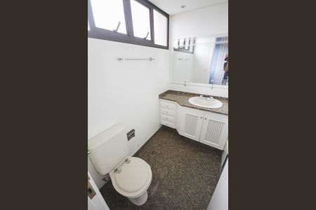 Apartamento para alugar com 264m², 4 quartos e 4 vagasBanheiro Quarto 2 suite 