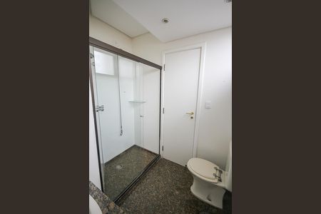 Apartamento para alugar com 264m², 4 quartos e 4 vagasBanheiro Quarto 2 suite 