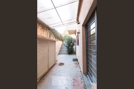 Casa de condomínio à venda com 384m², 4 quartos e 4 vagas Casa de condomínio à venda com 384m², 4 quartos e 4 vagasQuintal