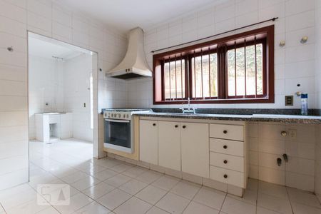 Casa de condomínio à venda com 384m², 4 quartos e 4 vagas Casa de condomínio à venda com 384m², 4 quartos e 4 vagasCozinha