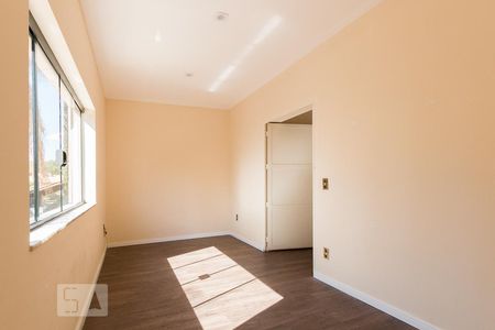 Casa de condomínio à venda com 384m², 4 quartos e 4 vagas Casa de condomínio à venda com 384m², 4 quartos e 4 vagasSala de TV