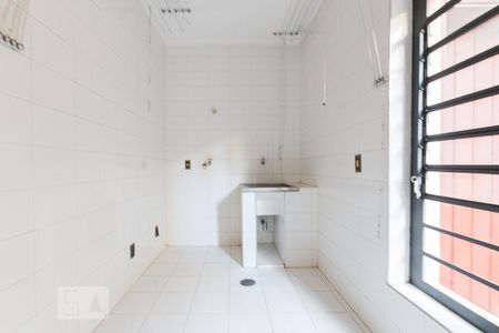 Casa de condomínio à venda com 384m², 4 quartos e 4 vagas Casa de condomínio à venda com 384m², 4 quartos e 4 vagasÁrea de Serviço