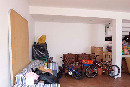 Comodo em frente a garagem de casa à venda com 3 quartos, 500m² em Planalto Paulista, São Paulo