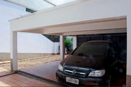 Garagem de casa à venda com 3 quartos, 500m² em Planalto Paulista, São Paulo