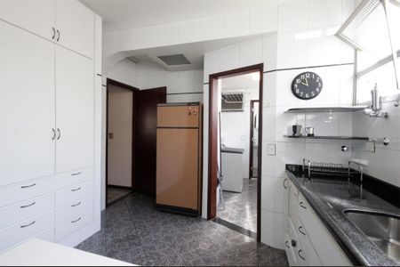 Apartamento à venda com 130m², 3 quartos e 2 vagasCozinha
