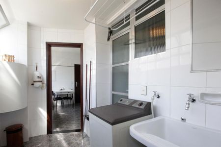 Apartamento à venda com 130m², 3 quartos e 2 vagasÁrea de Serviço