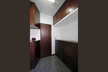 Apartamento à venda com 130m², 3 quartos e 2 vagasQuarto de empregada