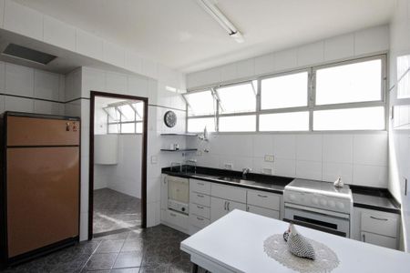 Apartamento à venda com 130m², 3 quartos e 2 vagasCozinha