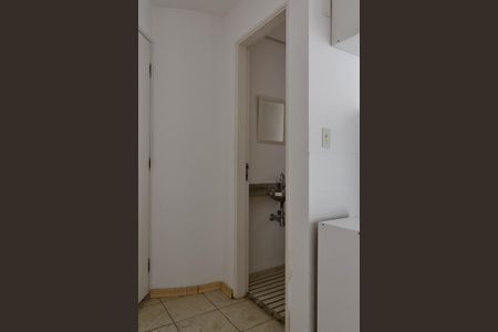 Lavabo de apartamento para alugar com 1 quarto, 45m² em Perdizes, São Paulo