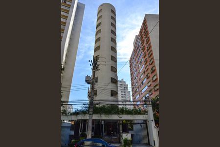 Fachada do prédio de apartamento para alugar com 1 quarto, 45m² em Perdizes, São Paulo