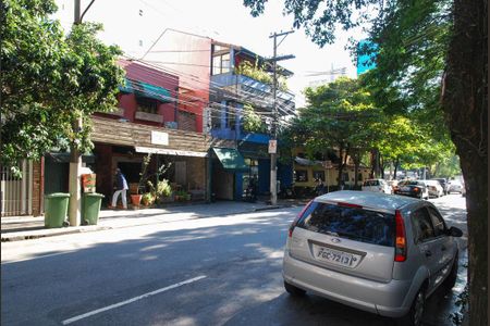 Apartamento à venda com 85m², 2 quartos e 1 vagaRua em frente ao predio