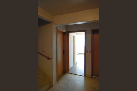 Hall de entrada do apartamento de apartamento à venda com 2 quartos, 85m² em Moema, São Paulo