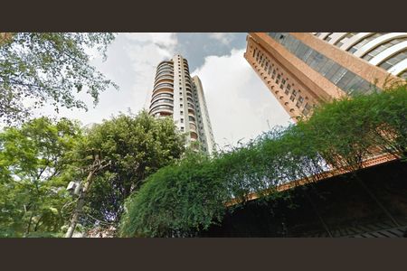 fachada do edifício de apartamento para alugar com 4 quartos, 270m² em Vila Suzana, São Paulo