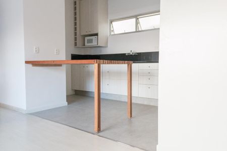 Apartamento à venda com 90m², 2 quartos e 1 vagaAcesso a cozinha pela sala