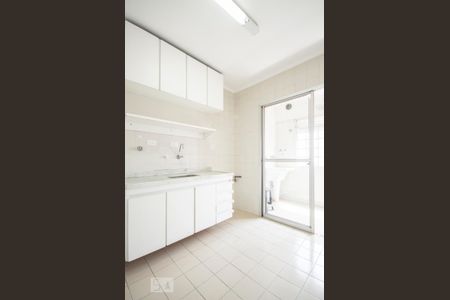 Cozinha de apartamento para alugar com 2 quartos, 75m² em Vila Nova Conceição, São Paulo