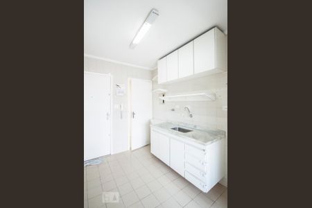 Cozinha de apartamento para alugar com 2 quartos, 75m² em Vila Nova Conceição, São Paulo