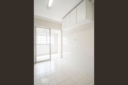 Cozinha de apartamento para alugar com 2 quartos, 75m² em Vila Nova Conceição, São Paulo
