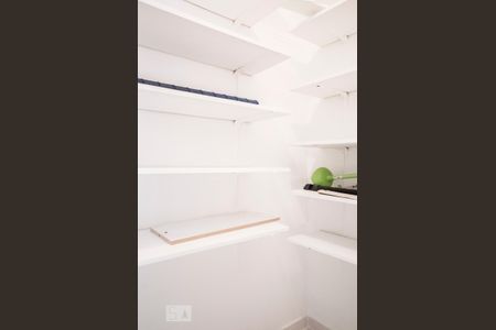 Despensa de apartamento para alugar com 2 quartos, 75m² em Vila Nova Conceição, São Paulo