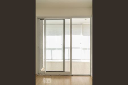 Apartamento à venda com 49m², 1 quarto e 1 vagaSaida para a varanda do quarto