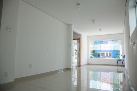 Sala de casa para alugar com 6 quartos, 450m² em Vila Mariana, São Paulo
