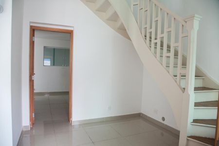 Hall de entrada de casa para alugar com 6 quartos, 450m² em Vila Mariana, São Paulo
