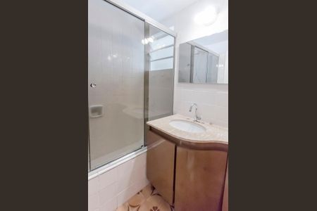 banheiro  de apartamento para alugar com 2 quartos, 90m² em Pinheiros, São Paulo