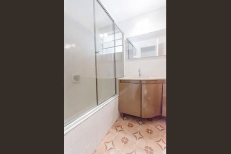 banheiro  de apartamento para alugar com 2 quartos, 90m² em Pinheiros, São Paulo