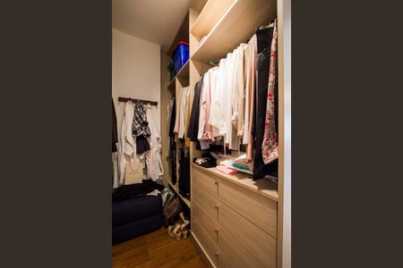 Apartamento para alugar com 98m², 2 quartos e 1 vaga Apartamento para alugar com 98m², 2 quartos e 1 vagaCloset