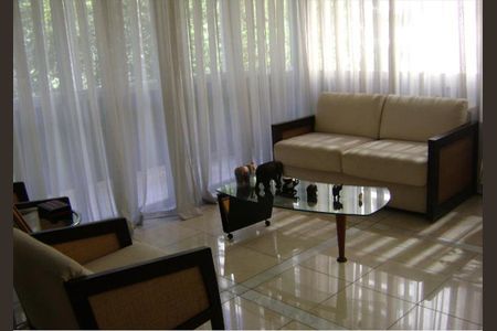 Apartamento para alugar com 3 quartos, 258m² em Santa Cecília, São Paulo