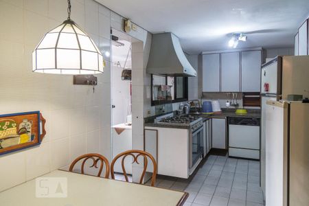 Cozinha de apartamento para alugar com 4 quartos, 210m² em Indianópolis, São Paulo