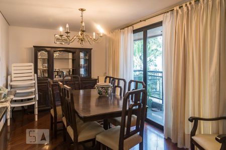 Sala de apartamento para alugar com 4 quartos, 210m² em Indianópolis, São Paulo