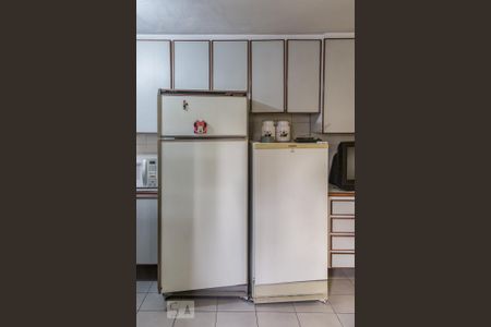Apartamento para alugar com 210m², 4 quartos e 2 vagas Apartamento para alugar com 210m², 4 quartos e 2 vagasCozinha
