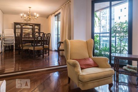 Sala de apartamento para alugar com 4 quartos, 210m² em Indianópolis, São Paulo